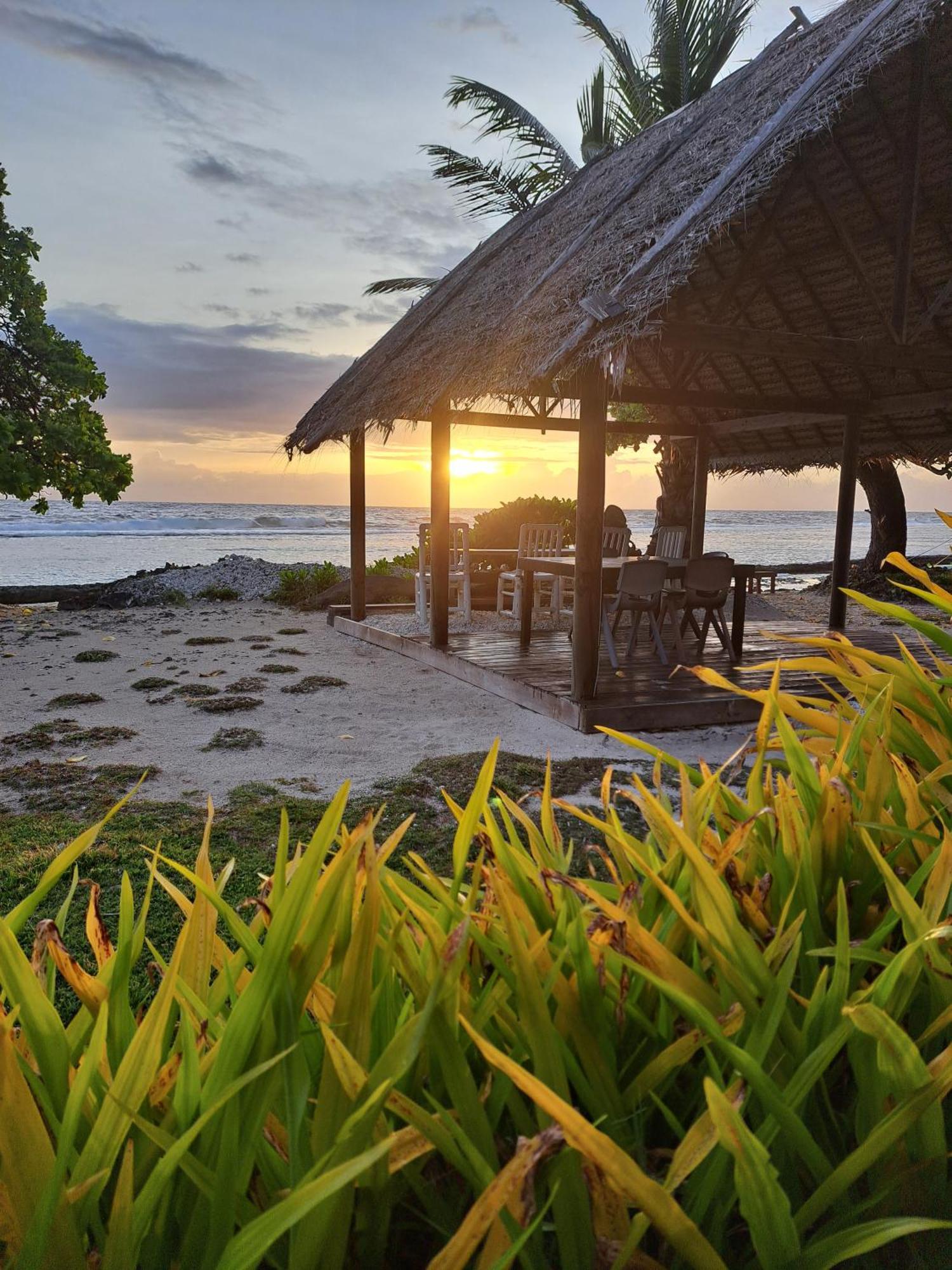 Tifaifai Et Café Huahine Bed & Breakfast Fare Bagian luar foto