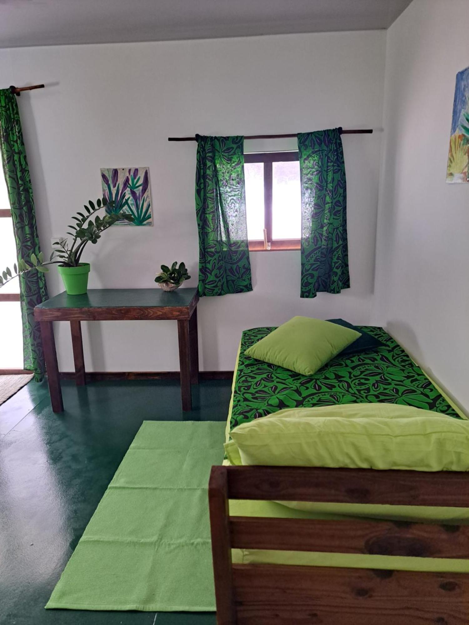 Tifaifai Et Café Huahine Bed & Breakfast Fare Bagian luar foto